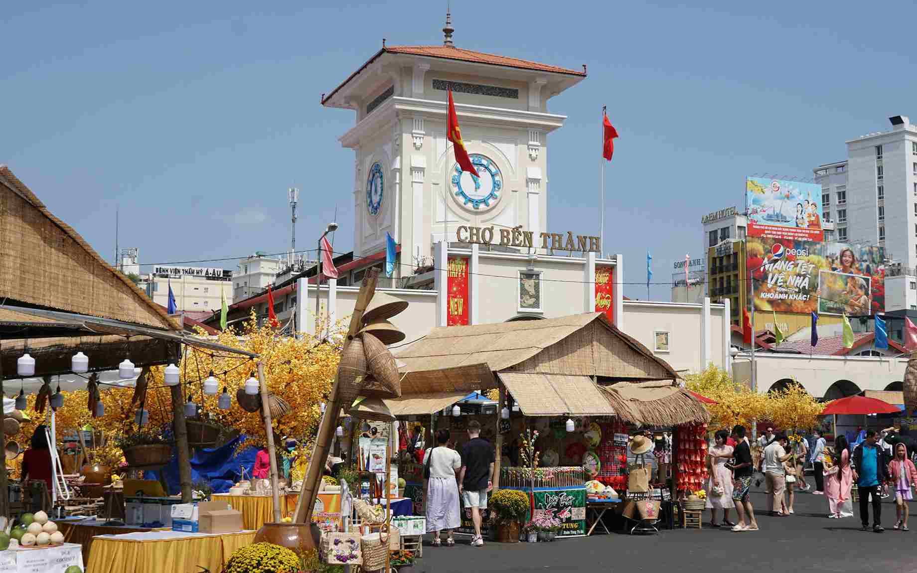 Trải nghiệm ẩm thực tại chợ Bến Thành - nơi hội tụ tinh túy ẩm thực 3 miền của Việt Nam